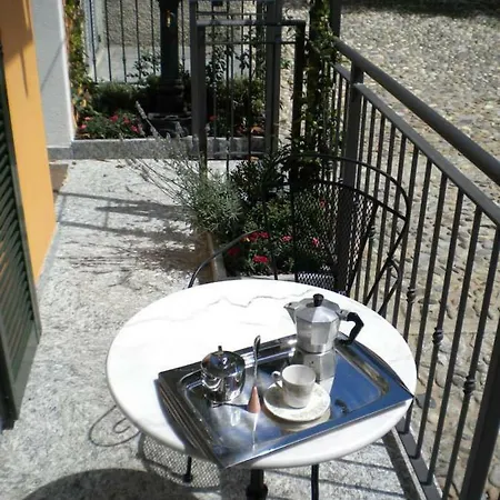 Ferienwohnung Il Nido Rezzonico Exterior foto